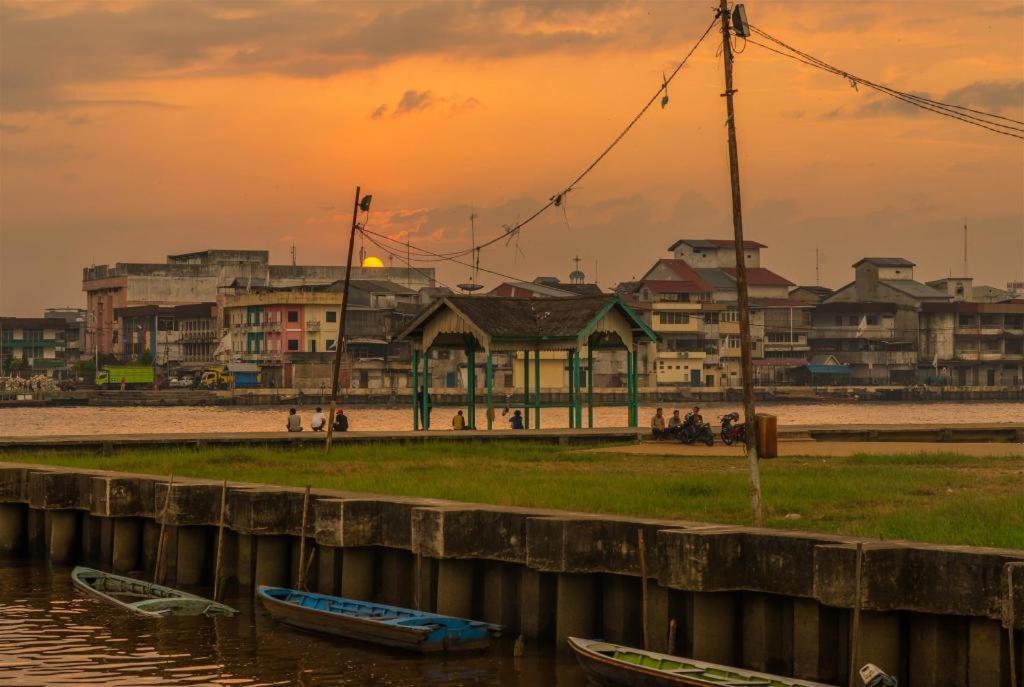 Gajahmada Avara Boutique Hotel Pontianak Exteriör bild