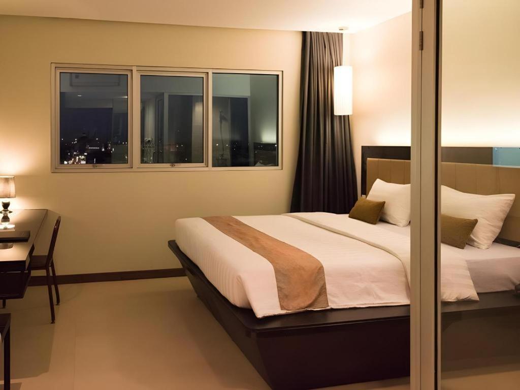 Gajahmada Avara Boutique Hotel Pontianak Exteriör bild