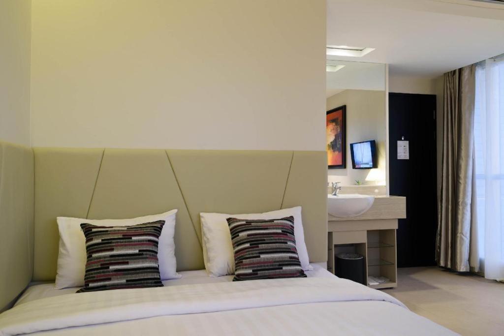 Gajahmada Avara Boutique Hotel Pontianak Exteriör bild