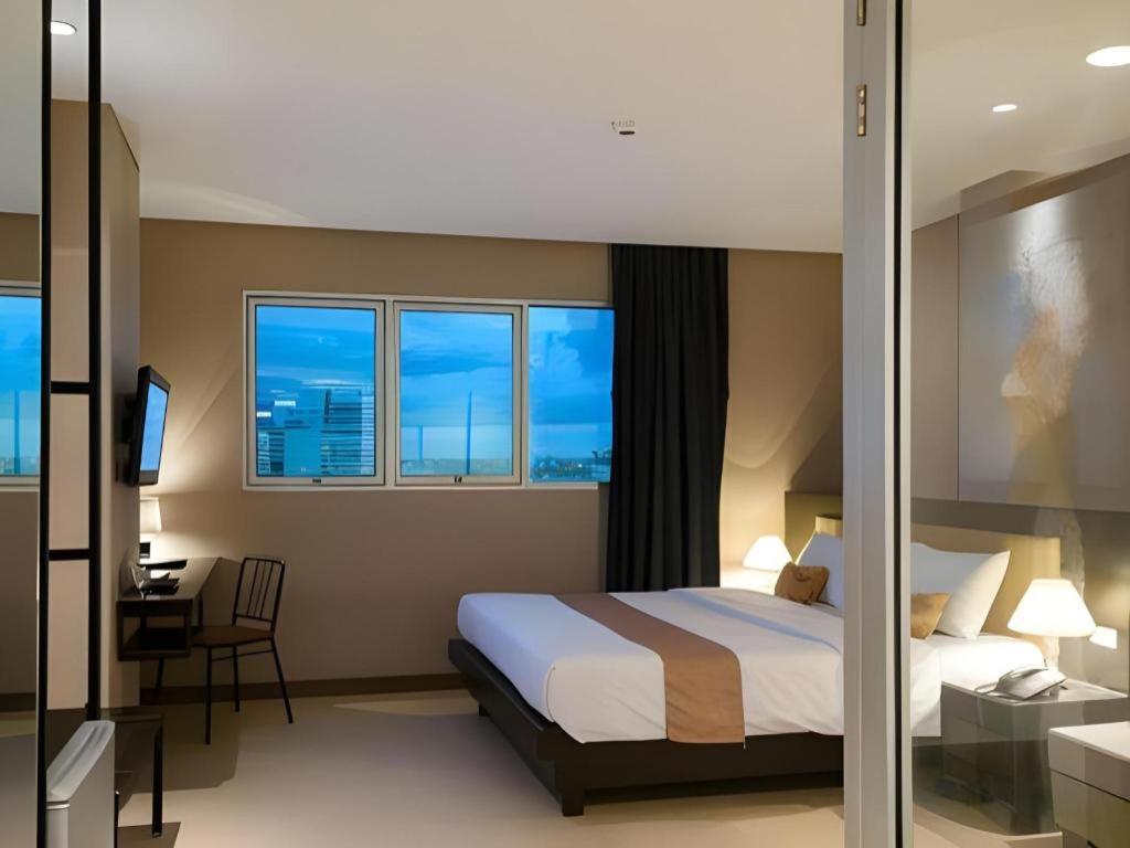 Gajahmada Avara Boutique Hotel Pontianak Exteriör bild