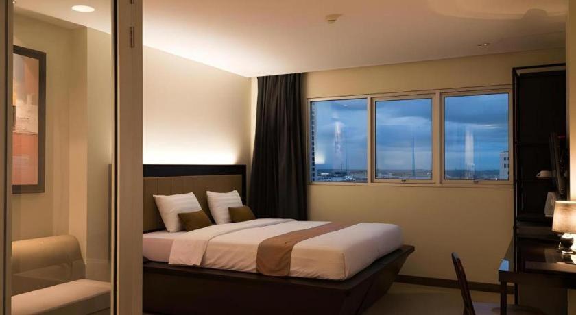 Gajahmada Avara Boutique Hotel Pontianak Exteriör bild