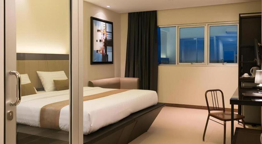 Gajahmada Avara Boutique Hotel Pontianak Exteriör bild