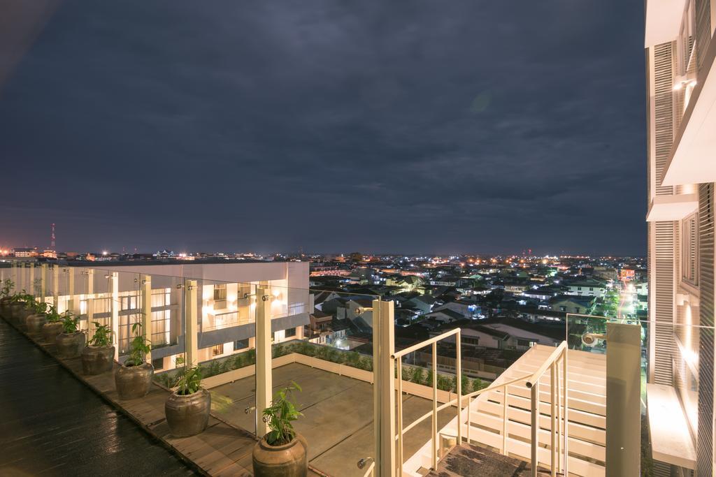 Gajahmada Avara Boutique Hotel Pontianak Exteriör bild