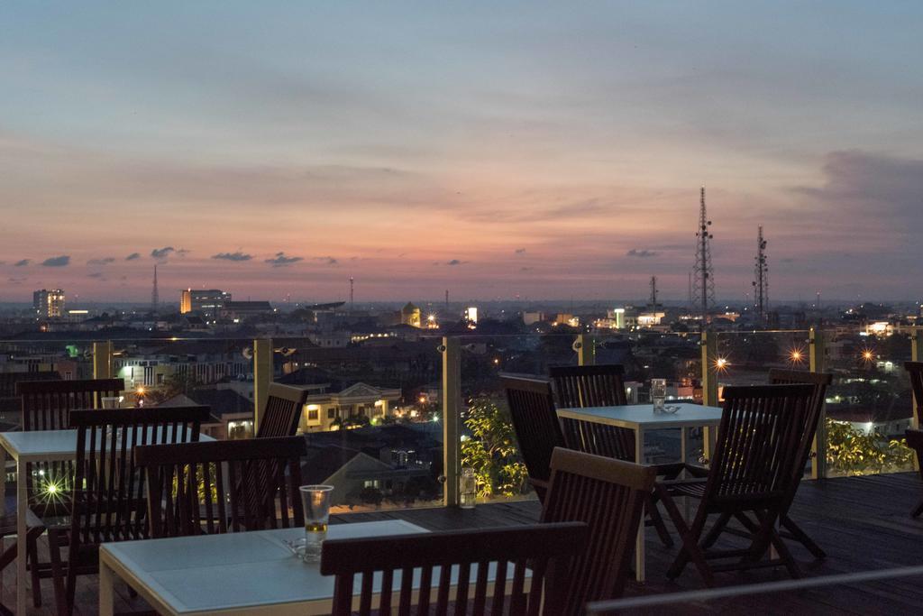 Gajahmada Avara Boutique Hotel Pontianak Exteriör bild